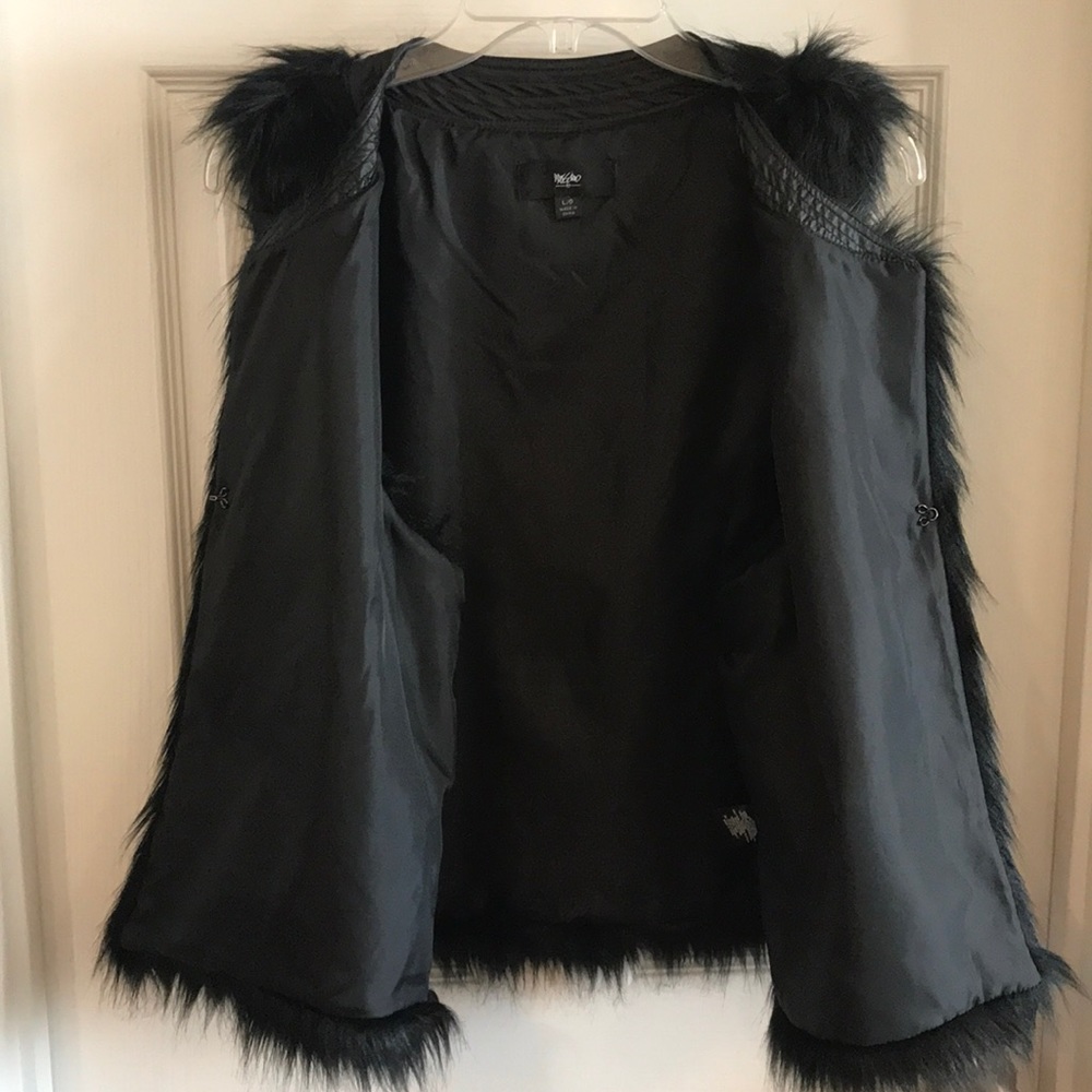 Faux Fur Vest - Picture 2 of 2